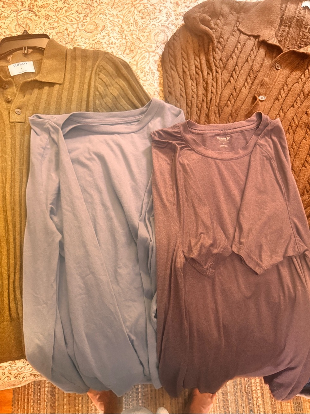 Old Navy Lot of 4 EUC Tops